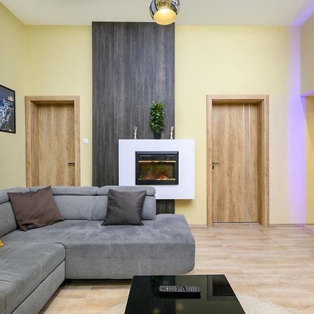 Downtown Deluxe-Two Bedroom Apartment With Sauna Boedapest Buitenkant foto
