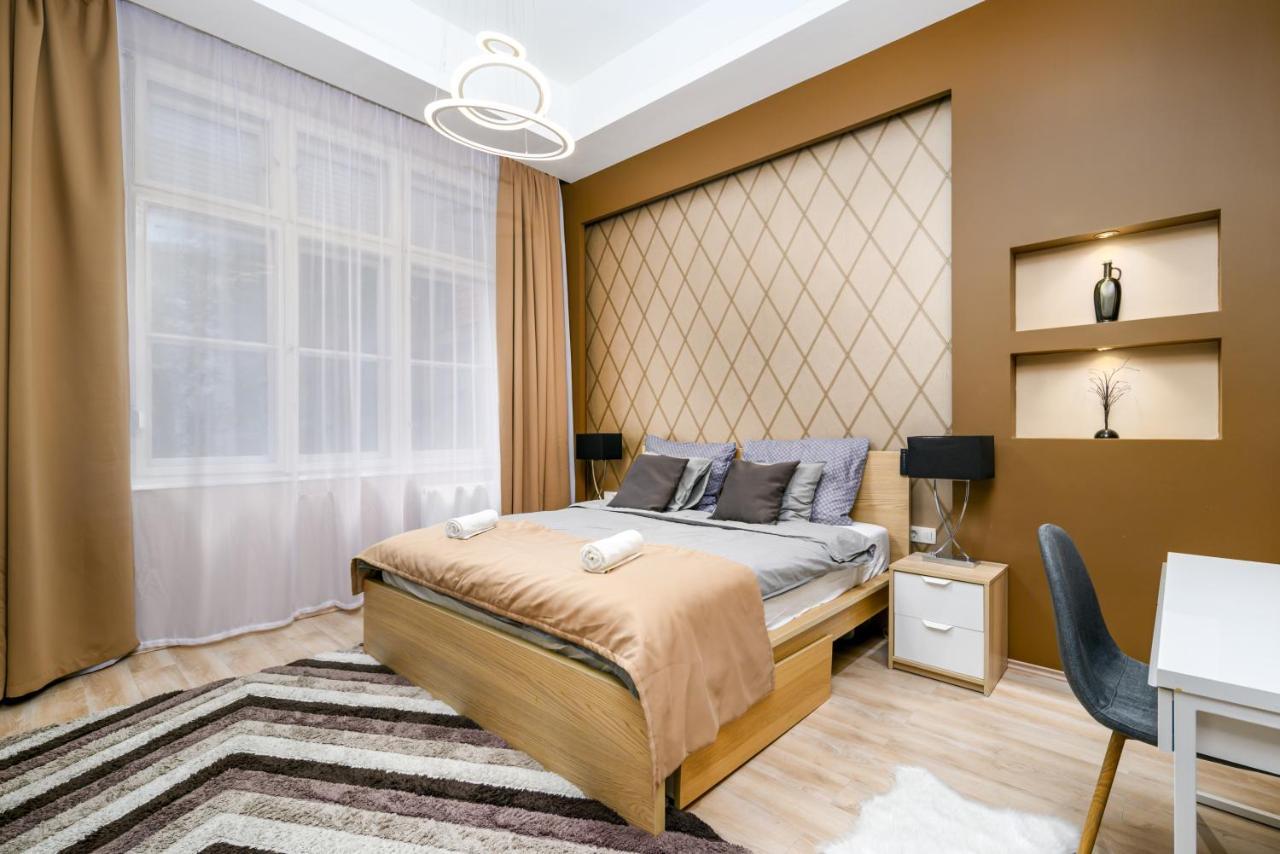 Downtown Deluxe-Two Bedroom Apartment With Sauna Boedapest Buitenkant foto
