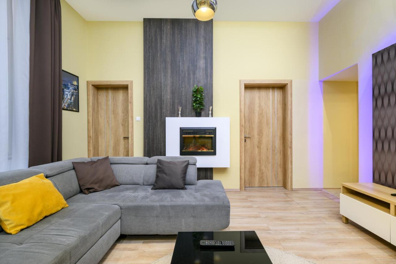 Downtown Deluxe-Two Bedroom Apartment With Sauna Boedapest Buitenkant foto