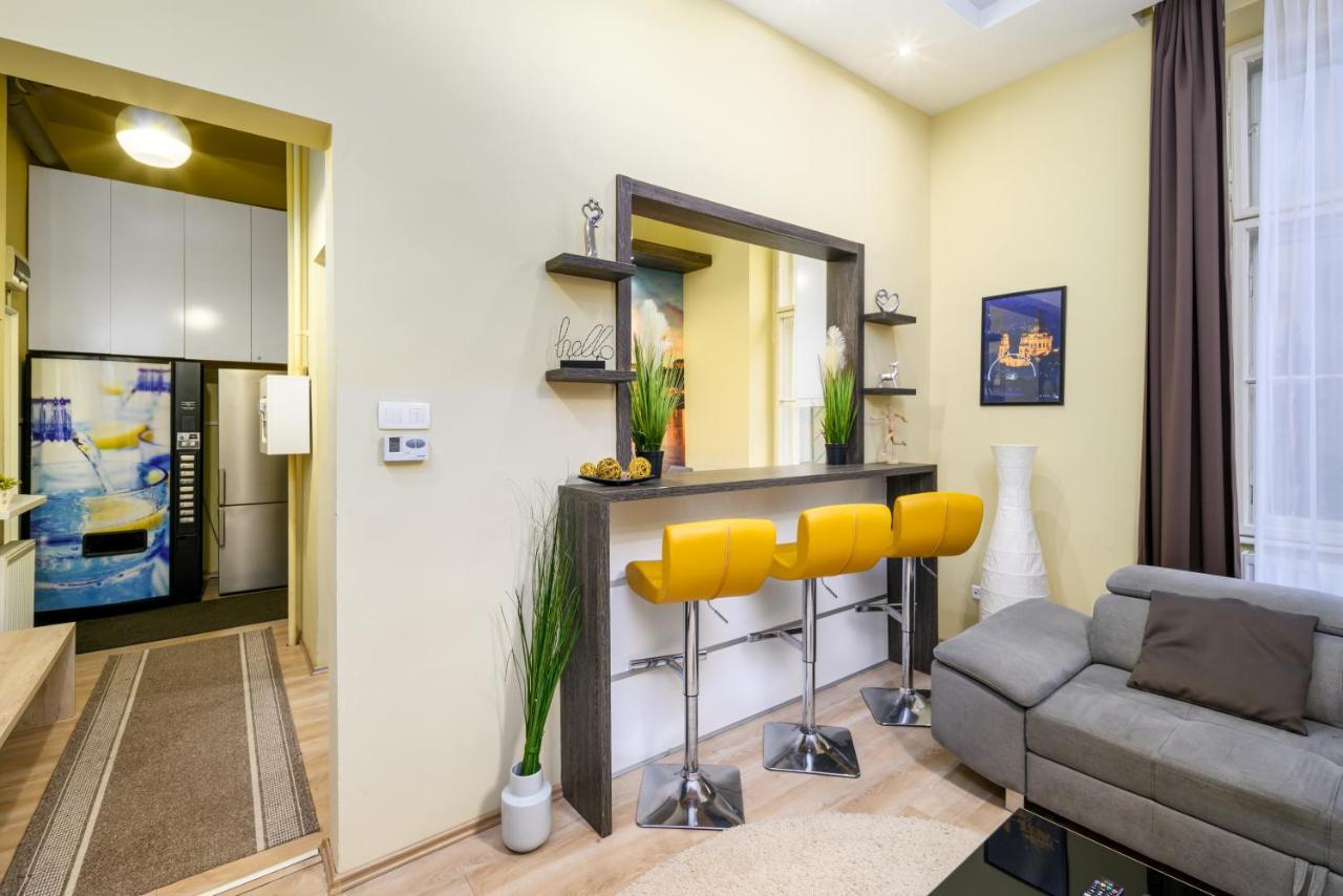 Downtown Deluxe-Two Bedroom Apartment With Sauna Boedapest Buitenkant foto