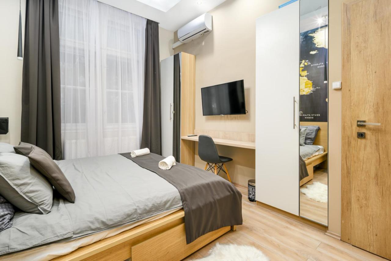 Downtown Deluxe-Two Bedroom Apartment With Sauna Boedapest Buitenkant foto
