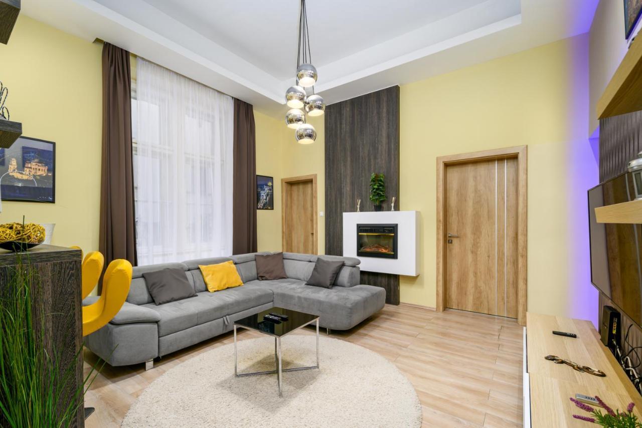 Downtown Deluxe-Two Bedroom Apartment With Sauna Boedapest Buitenkant foto