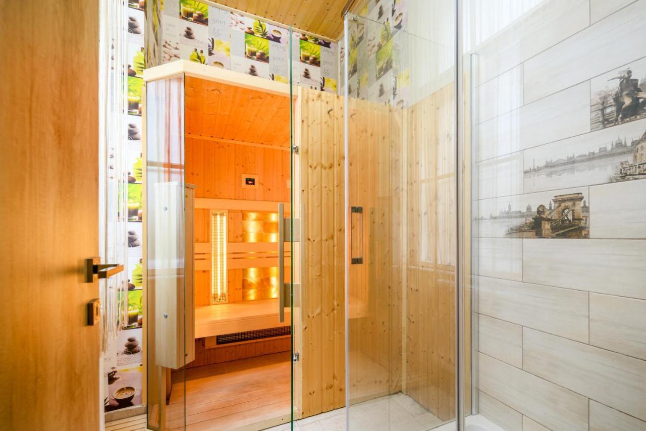 Downtown Deluxe-Two Bedroom Apartment With Sauna Boedapest Buitenkant foto